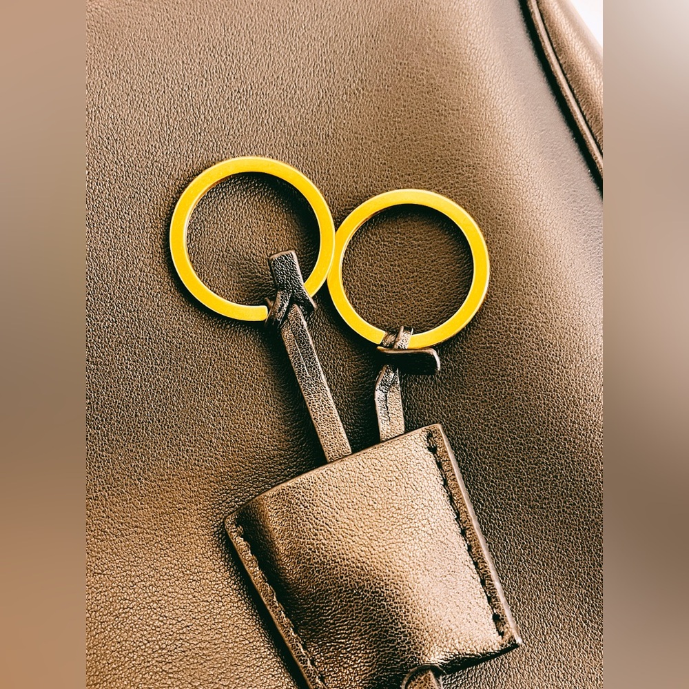 Black Leather Satchel/Top Handle Bag - Picture 8 of 14